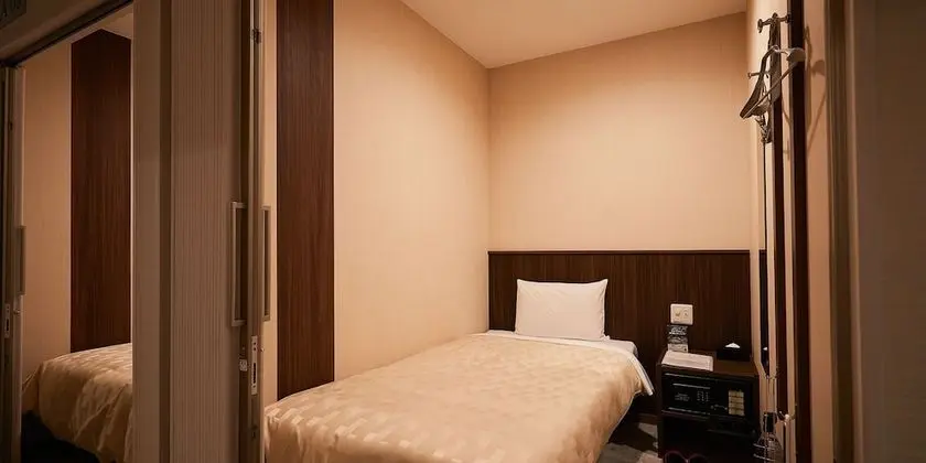 Tek Kişilik Oda, Sadece erkekler için