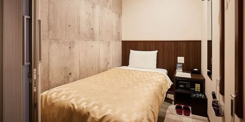 Tek Kişilik Oda, Sadece erkekler için