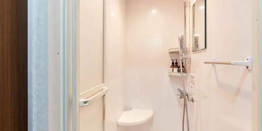 Tek Kişilik Oda, Sadece erkekler için