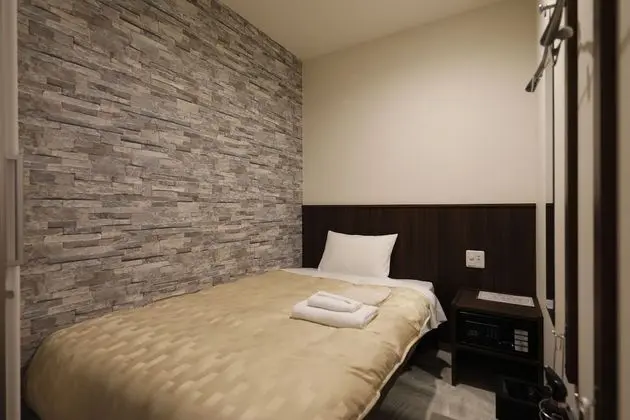 Tek Kişilik Oda, Sadece erkekler için (Wide)