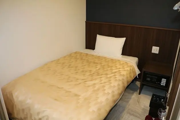 Tek Kişilik Oda, Sadece erkekler için (Wide)