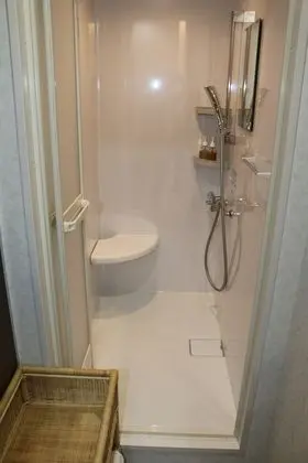 Tek Kişilik Oda, Sadece erkekler için (Wide)