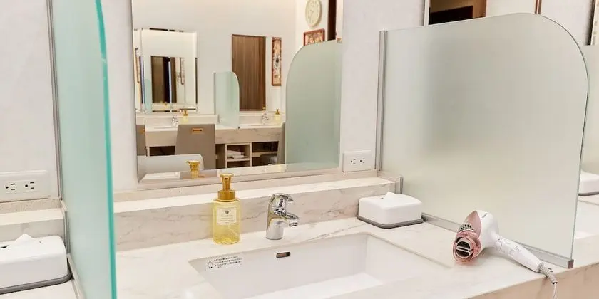 Tek Kişilik Oda, Sadece kadınlar için