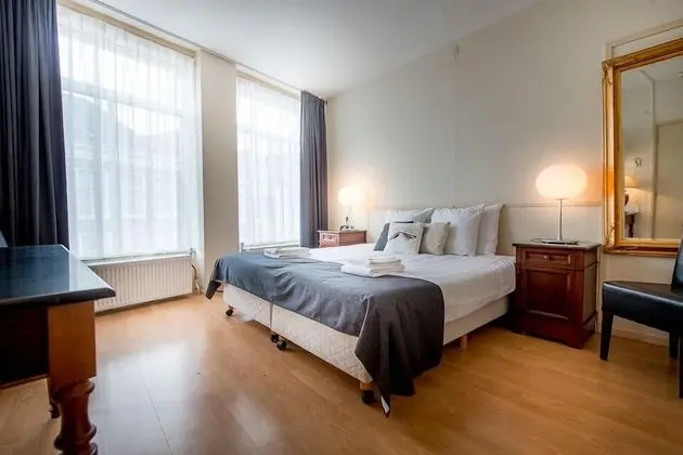 Tek Büyük Yataklı Oda, 2 Tek Kişilik Yatak