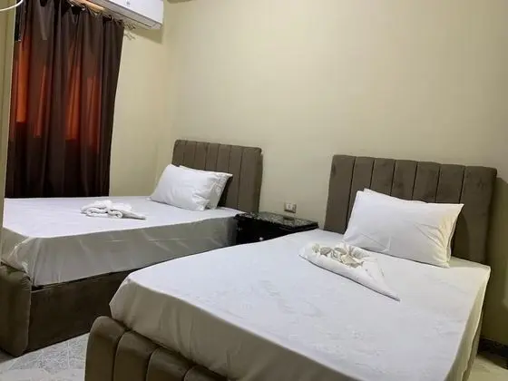 Basic Tek Büyük veya İki Ayrı Yataklı Oda, 2 Yatak Odası