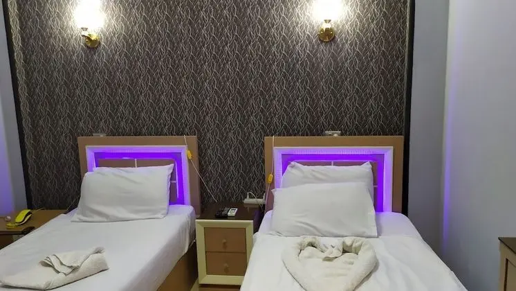 Basic Üç Kişilik Oda
