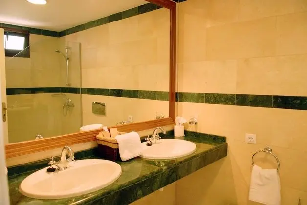 Üç Kişilik Oda (2 Adults and 1 Child)