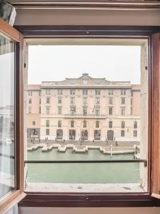 Deluxe Oda, Kanal Manzaralı