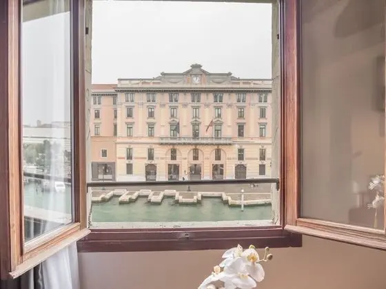 Deluxe Oda, Kanal Manzaralı