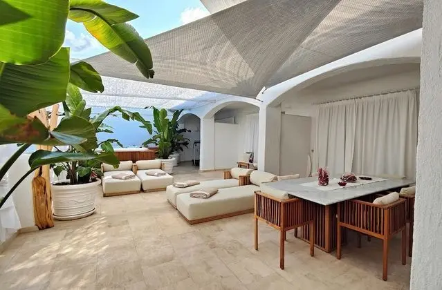 Royal Stüdyo Süit, 1 Büyük (Queen) Boy Yatak, Havuz Manzaralı