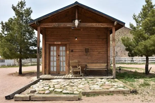 Kulübe (Large Pine)