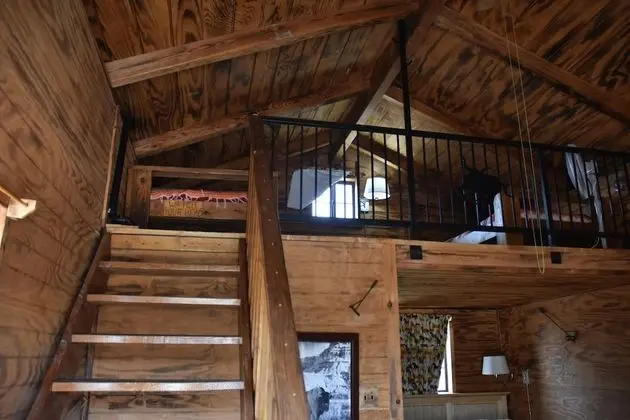 Kulübe (Large Pine)