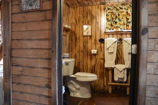 Kulübe (Med-Large Pine )