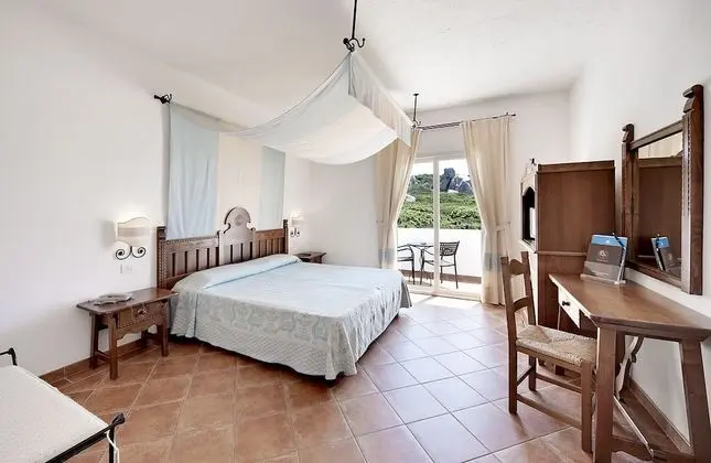 Classic Tek Büyük Yataklı Oda, Balkon, Bahçe Manzaralı