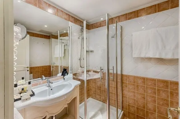 Classic Tek Büyük Yataklı Oda, Balkon, Bahçe Manzaralı