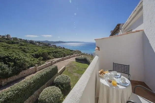 Superior Tek Büyük veya İki Ayrı Yataklı Oda, Balkon, Kısmi Deniz Manzaralı