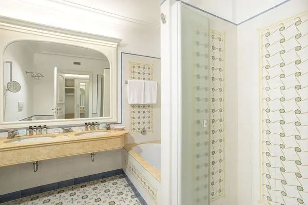 Deluxe Tek Büyük veya İki Ayrı Yataklı Oda, Balkon