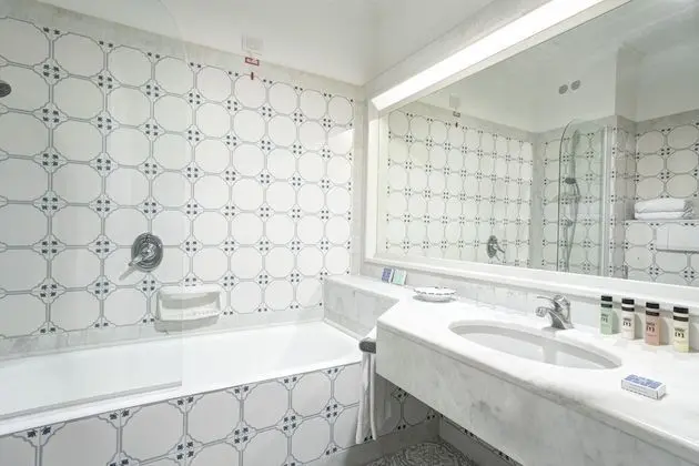 Deluxe Tek Büyük veya İki Ayrı Yataklı Oda, Balkon