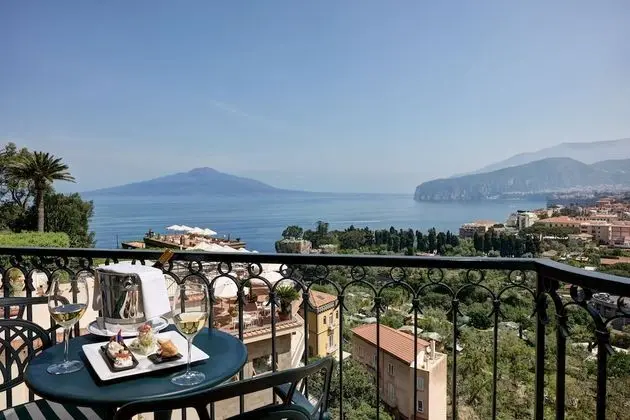 Premier Tek Büyük veya İki Ayrı Yataklı Oda, Balkon, Deniz Manzaralı