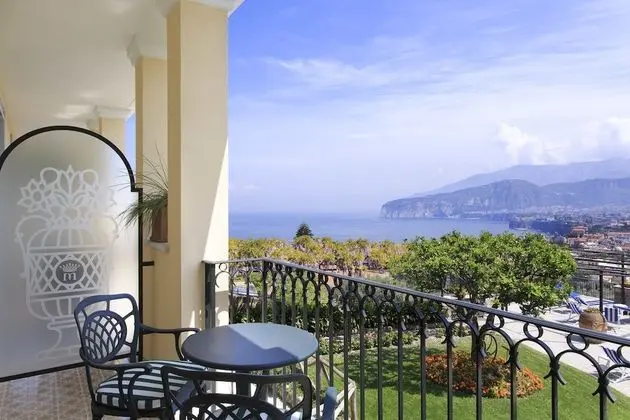 Premier Tek Büyük veya İki Ayrı Yataklı Oda, Balkon, Deniz Manzaralı