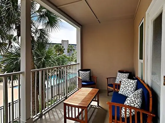 Daire, Birden Çok Yatak, Balkon, Havuz Manzaralı (#206 East)