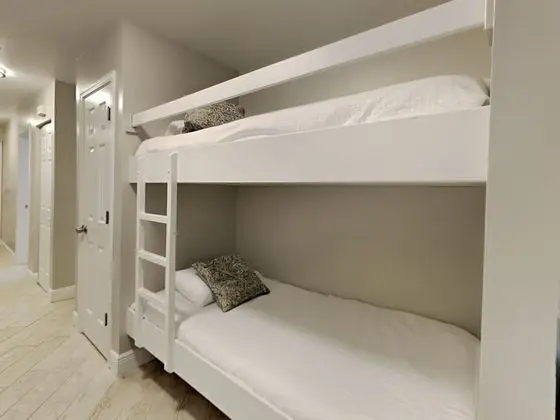 Daire, Birden Çok Yatak, Balkon, Havuz Manzaralı (#206 East)