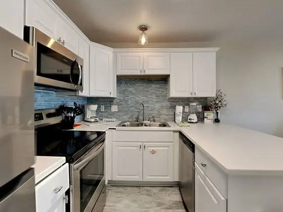 Daire, Birden Çok Yatak, Balkon, Havuz Manzaralı (#206 East)