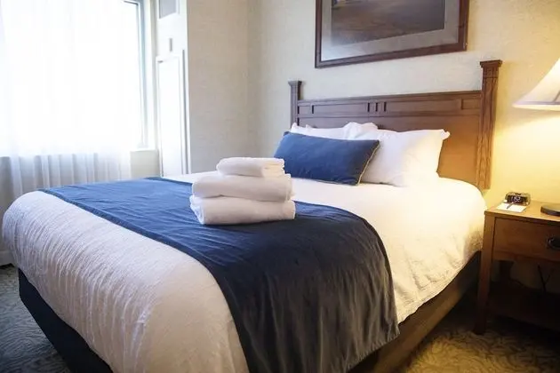 Standard Oda, 2 Büyük (Queen) Boy Yatak, Sigara İçilebilir