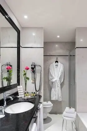 Deluxe Üç Kişilik Oda