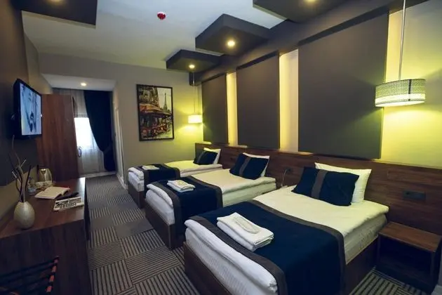 Triple,Şehir Manzaralı,Balkonsuz