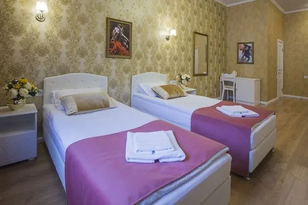 Comfort Tek Büyük veya İki Ayrı Yataklı Oda