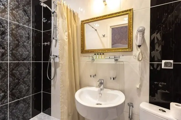 Comfort Tek Büyük veya İki Ayrı Yataklı Oda