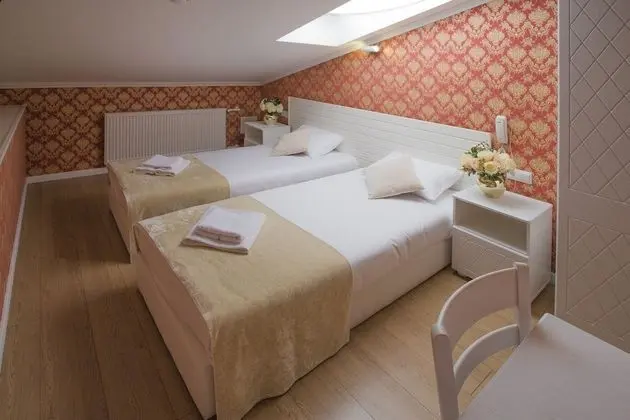 Tek Büyük veya İki Ayrı Yataklı Oda, 1 Çift Kişilik veya 2 Tek Kişilik Yatak (Attic)
