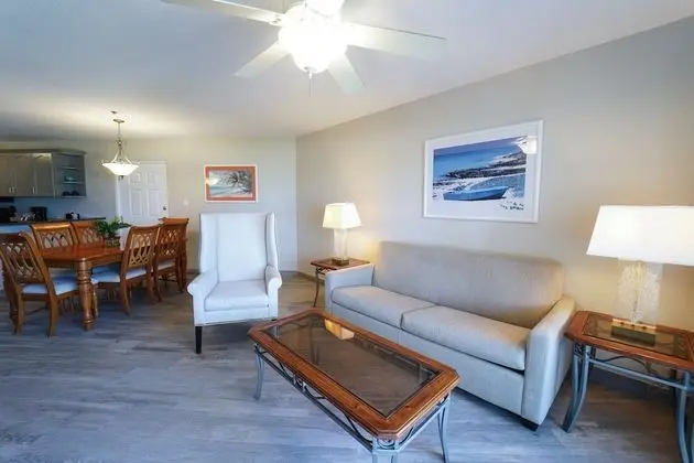 One Bedroom King Suite- Island View