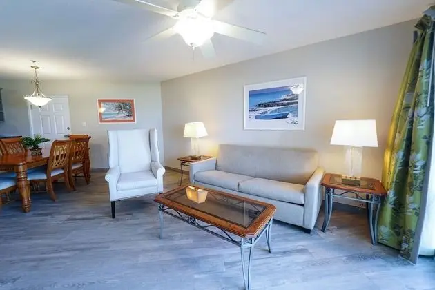 One Bedroom King Suite- Island View