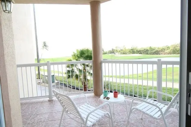 Studio 2 Queen Beds- Island View