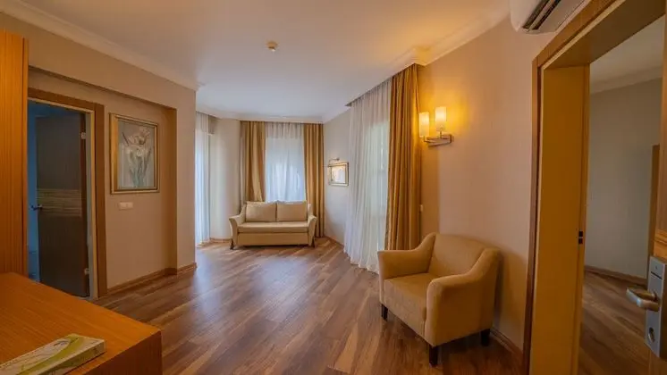 https://images.etstur.com/imgproxy/resize/2560x1440/files/images/hotelImages/etsrooms/852/Grand_Cettia_Hotel_20250109142604_3.JPG