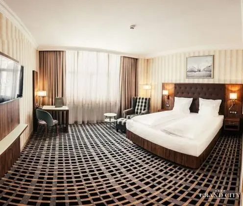 Deluxe Tek Büyük Yataklı Oda