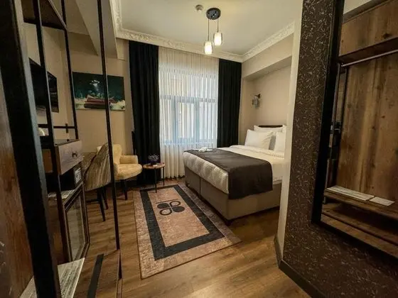 Standart Oda,Kara Manzaralı
