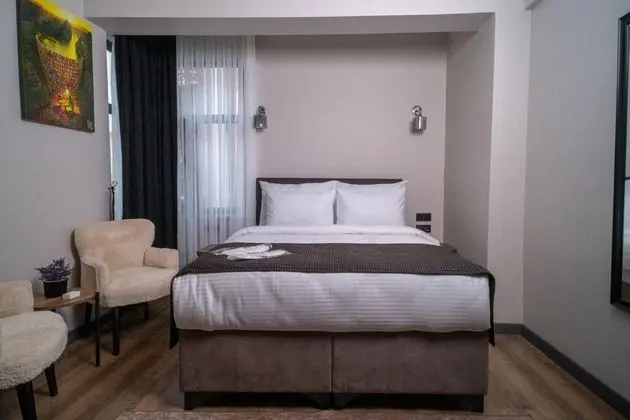 Standart Oda,Kara Manzaralı