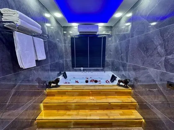 Suite, Jakuzili
