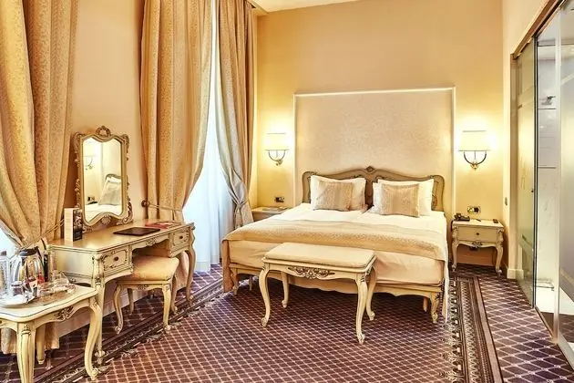 Deluxe Tek Büyük Yataklı Oda