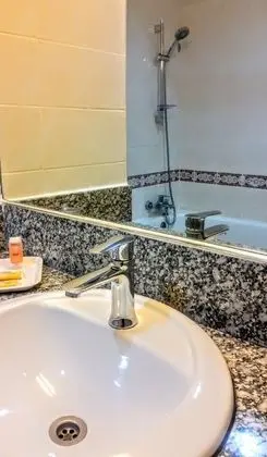 Deluxe Üç Kişilik Oda, 3 Tek Kişilik Yatak