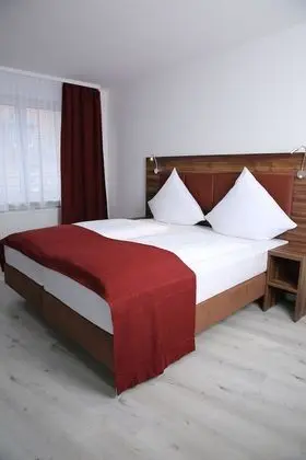 Üç Kişilik Oda