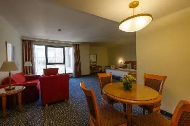 JUNIOR SUITE