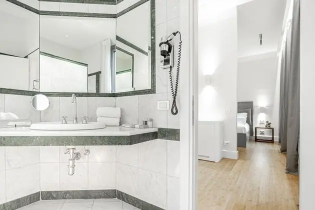 Deluxe Üç Kişilik Oda