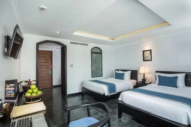 Deluxe Tek Büyük veya İki Ayrı Yataklı Oda, Balkon, Bahçe Manzaralı