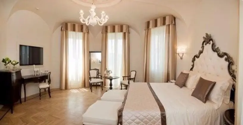 Deluxe Büyük Yataklı Tek Kişilik Oda