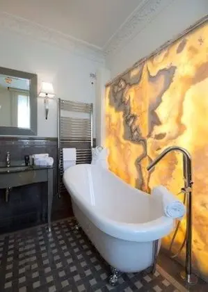 Deluxe Büyük Yataklı Tek Kişilik Oda