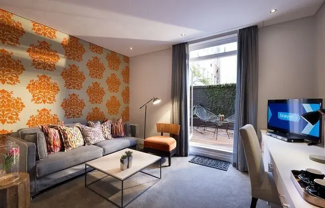 Luxury Tek Büyük Yataklı Oda